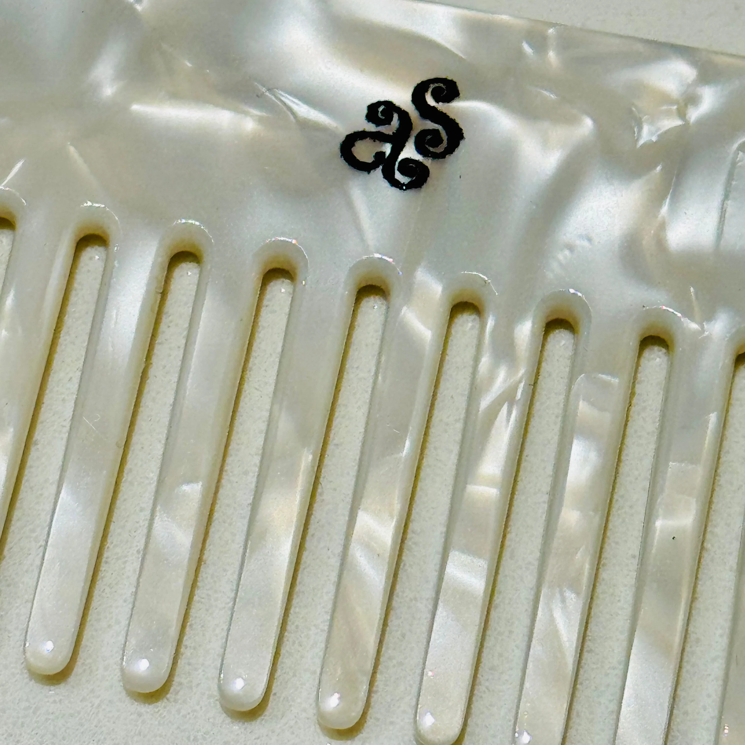 Cellulose Acetate Comb - Image 6